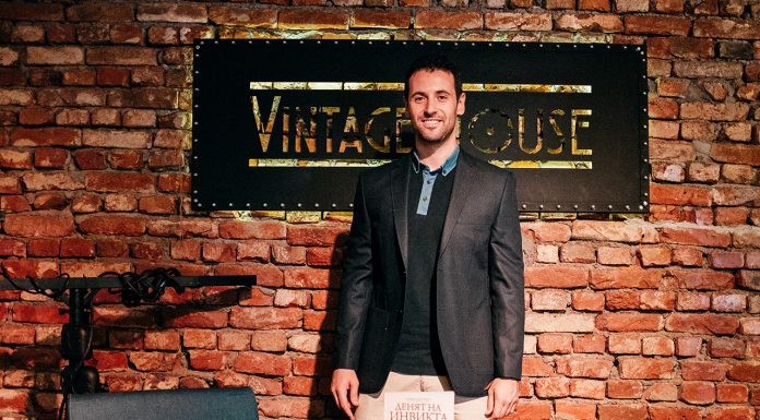 Защо родната научна фантастика вдъхновява Николай Пеев да напише книга 7CAS7732