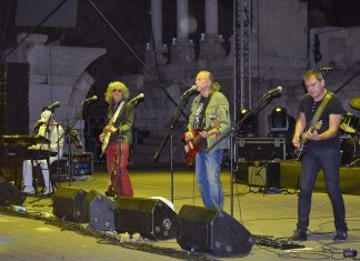 Юбилейният концерт на Щурците постави начало на Есенния салон на изкуствата Юбилейният концерт на Щурците постави начало на Есенния салон на изкуствата 8