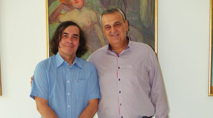 Заместник-кметът Александър Държиков посрещна големия европейски писател Мирча Картареску P1170810_Snapseed