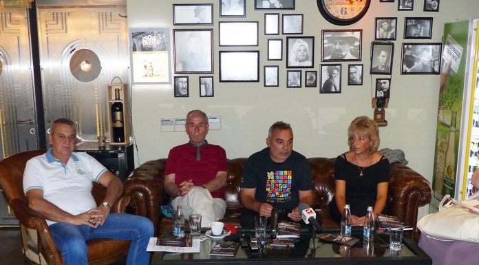 Театърът показва правилния път за изкуство по време на „Сцена на кръстопът“ P1170841