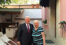 Напусна ни голямата пловдивска учителка Бедрие Ходжева Бедрие-Ходжева-със-сина-си-д-р-Гюрай-Ходжев-696x522