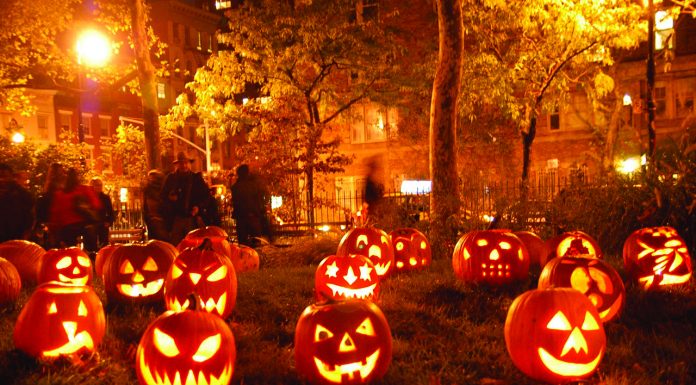 Посрещаме Halloween с меко марково уиски и качествена литература Halloween