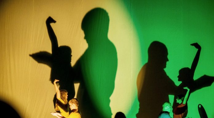 Незрящи български актьори си тръгнаха с две награди от международен руски куклен фестивал Невиждан театър