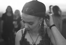 Коя е Vick и нейната музика? Разбери във Vintage House vick