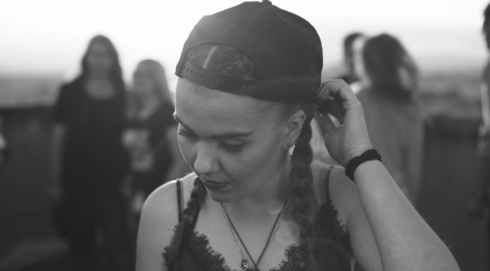 Коя е Vick и нейната музика? Разбери във Vintage House vick