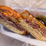 Нож и шейкър