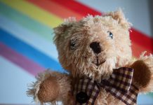 Едно плюшено мече търси своето дете