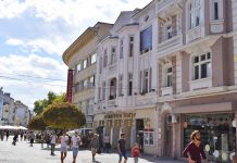 Драматичен театър Пловдив – първият професионален театър в България