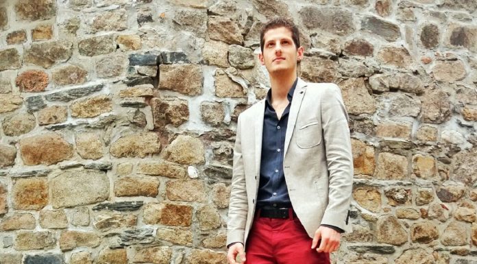 За Росен Бизеров, литературата и дебютната му книга „Грешки“ Rosen Bizerov