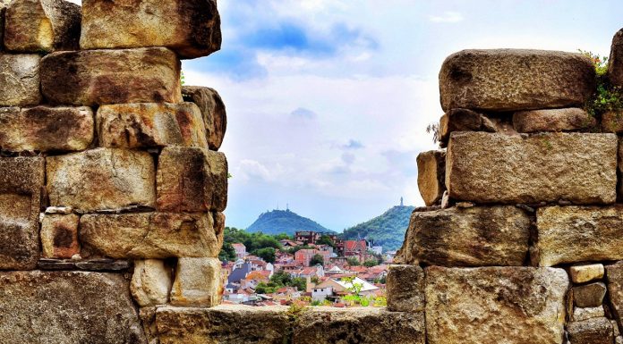 Пловдивски фотограф показва цвета на уличния живот Aleksandur Karamfilov