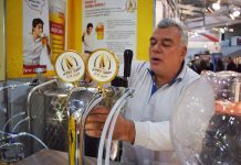 Жива бира сред град от вино