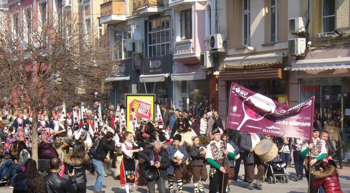 100 литра мерло ще се лее на Дионисиевото шествие за „Винария“