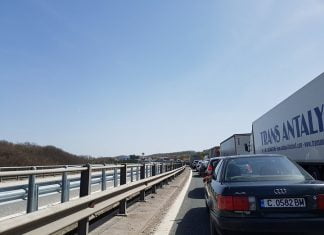 Автомобил се вряза в автобус на автомагистрала “Тракия” "trakiq