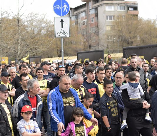 Пловдивчани излязоха на протест за стадион „Ботев“ Botev
