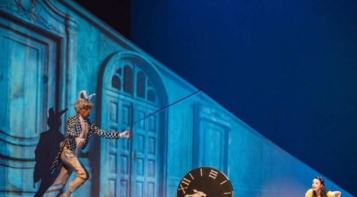 „Светът на Алиса“ – балетът, разказващ за двойствеността на личността