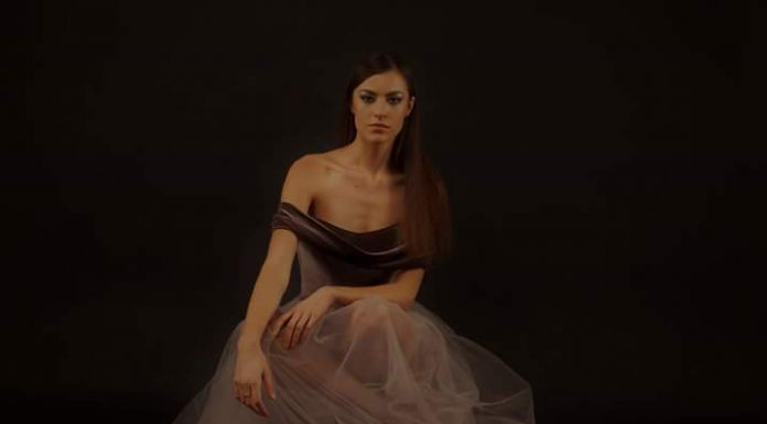 Какви са тенденциите в абитуриентските облекла тази година?