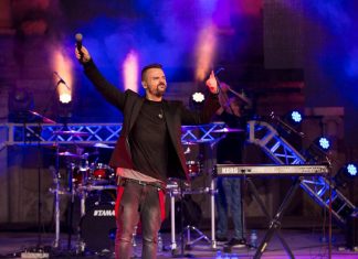 Заради специалното светлинно шоу концертът на Графа в Античния театър ще започне с час по-късно