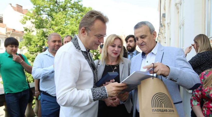 Заместник-кметът по култура и туризъм Александър Държиков се завърна от Украйна