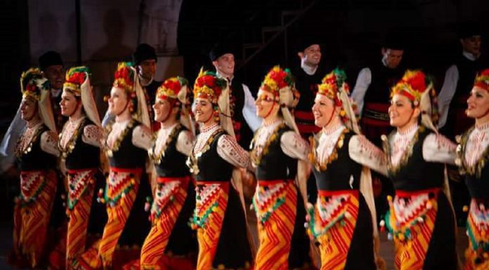 Ансамбъл “Седенчица”- пазители на българския фолклор и традиции sedenchica