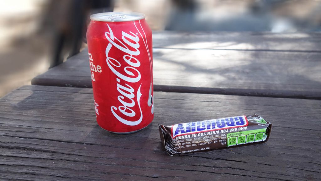Кокакола със сникърс