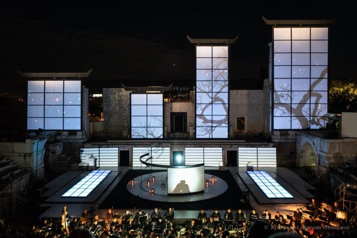 Opera open