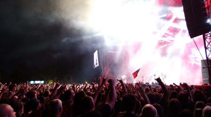 Шведската банда Sabaton на колене пред българската публика Hills of rock 1