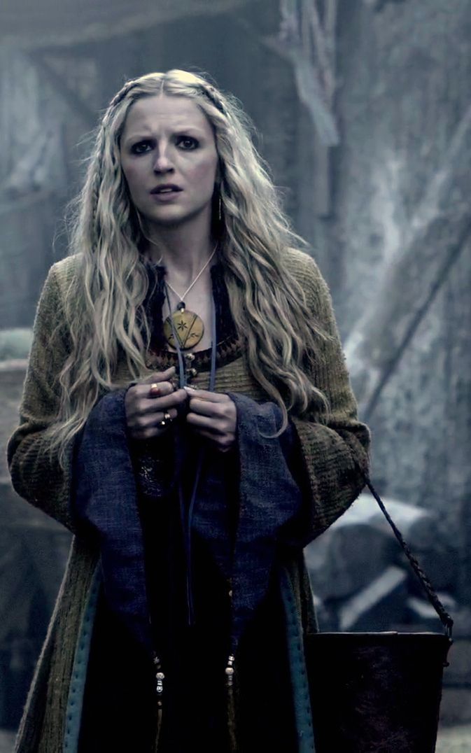 Maude Hirst - Helga