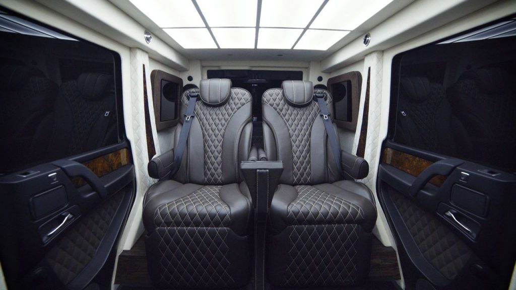 Бронирана лимузина на базата на Mercedes-AMG G63 12