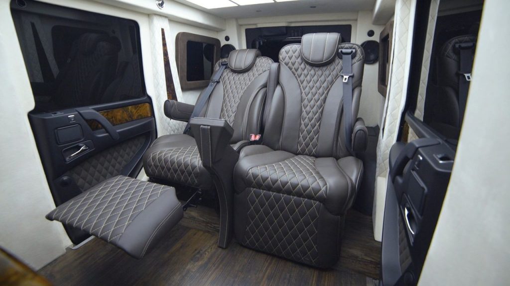 Бронирана лимузина на базата на Mercedes-AMG G63 12