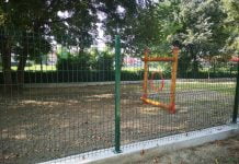 Жителите на район „Северен” се радват на новоизградена площадка за разхождане на домашни любимци ploshtadka