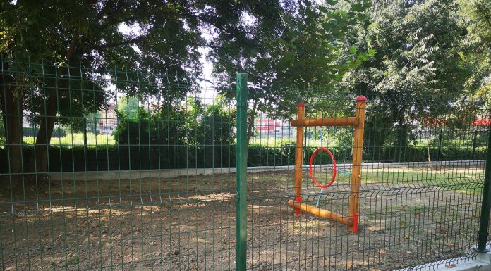 Жителите на район „Северен” се радват на новоизградена площадка за разхождане на домашни любимци ploshtadka