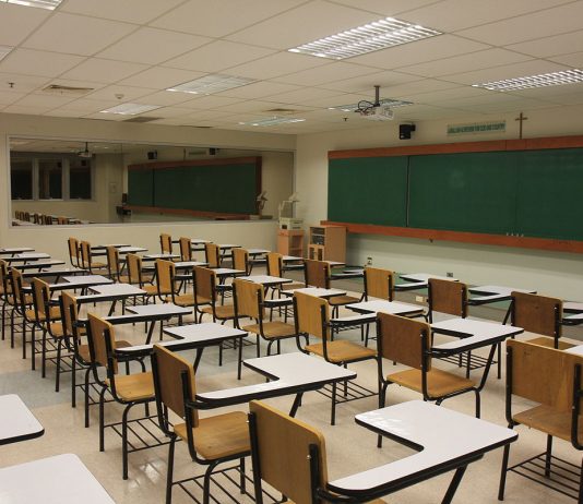 Неостаряващи училищни лафове Classroom