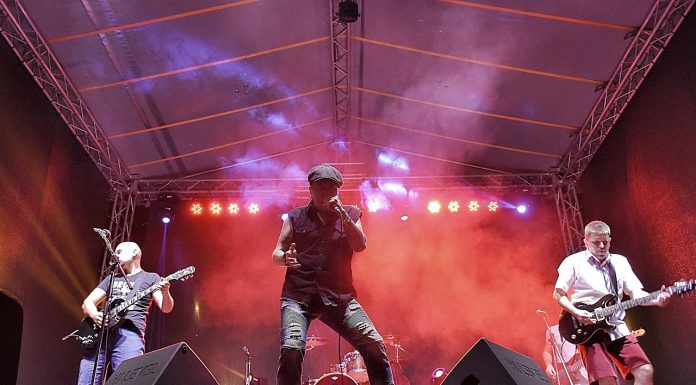 Младежкият хълм оживя под музиката на AC/DC (ВИДЕО) AC/DC