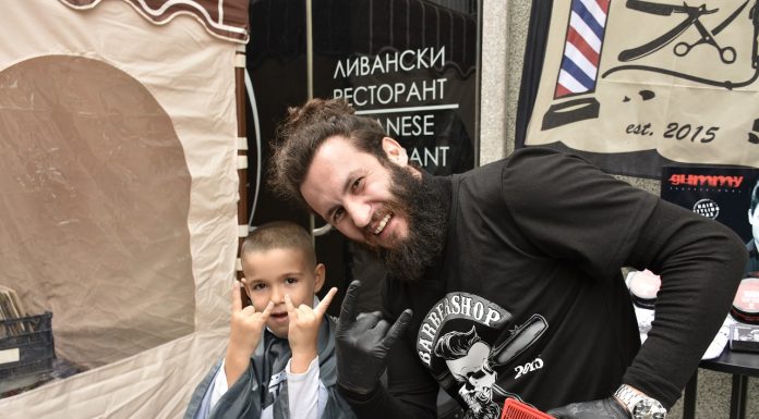 Бръснари на мотори – само Barber shop Contact и само в Капана Barber shop Contact