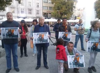 Пловдив се присъедини към бденията в памет на Виктория Маринова Бедние_виктория_маринова