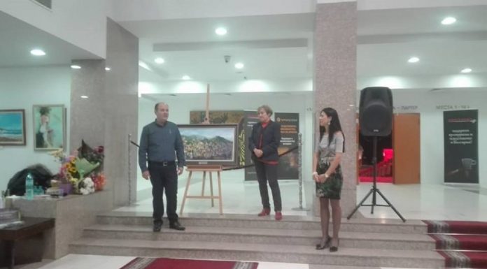 Анета Стоянова и Станислав Трайков представиха изложбата си “Два свята” два свята