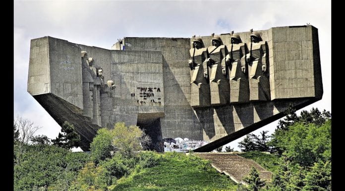 Мистериозната България: Паметник на българо-съветската дружба