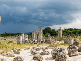 Мистериозната България: „Побити камъни”- Единствената естествено формирана пустиня в България Побити камъни