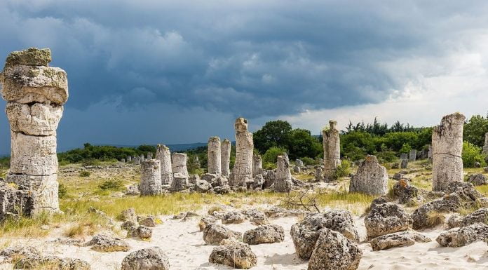 Мистериозната България: „Побити камъни”- Единствената естествено формирана пустиня в България Побити камъни