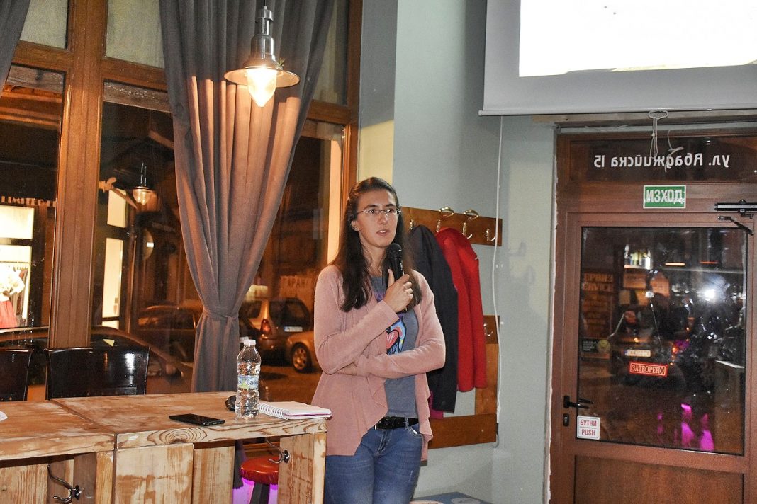 Диана Чавдарова Диана Чавдарова