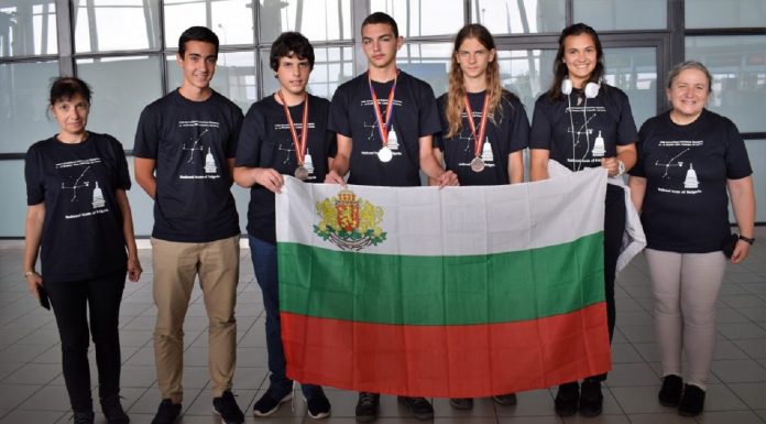 Български ученици спечелиха три медала от Международна олимпиада по астрономия Международна олимпиада по астрономия