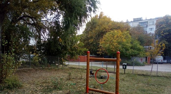 Пет от площадките за свободно разхождане на домашни любимци в район „Северен” се сдобиха с нови съоръжения
