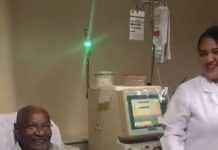 Лекари заразяват пациенти да танцуват в отдела по Хемодиализа Лекари заразяват пациенти да танцуват в отдела по Хемодиализа