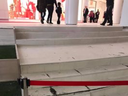 Скандално мръсно в новия Мол Plovdiv Plaza (СНИМКИ)