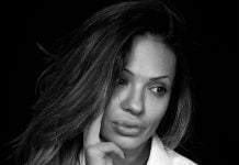 Оставки и протести, а ресторантите, дискотеките и моловете са пълни Оставки и протести Калина Паскалева