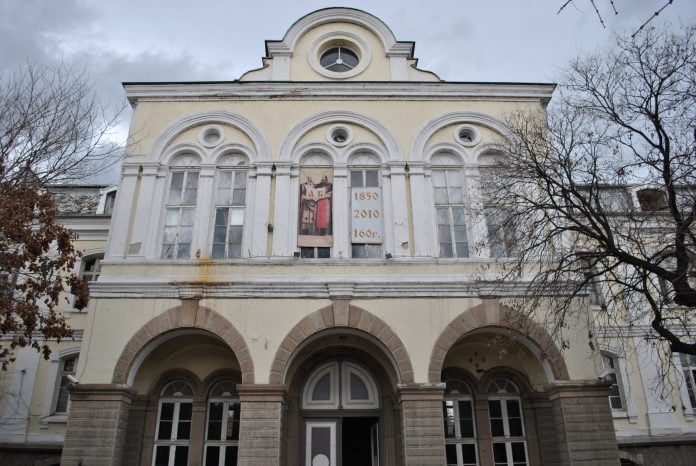 Подписка подкрепя Хуманитарната гимназия в Пловдив