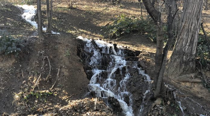 ВиК авария превърна Бунарджика във водопад снимка Plovdiv town