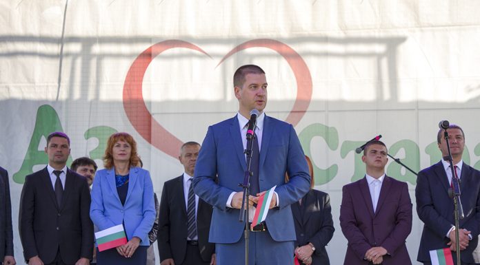 Смешници: Граждани с масово наричане на кметовете Смешници: Граждани с масово наричане на кметовете