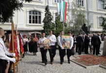 Граждани с победа за Хуманитарната гимназия Пловдив Граждани с победа за Хуманитарната гимназия Пловдив