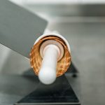 Малката уличка с аромат на домашни фунийки и масло